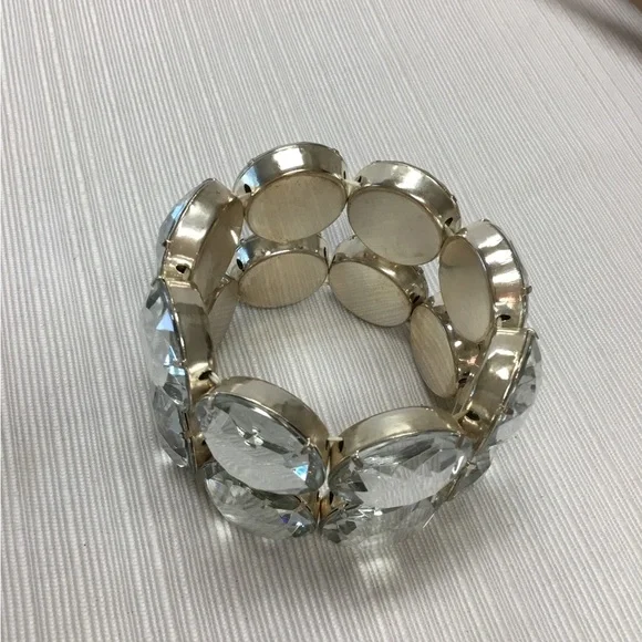 New Lovely Silver Stretch Bracelet - Picture 4 of 5